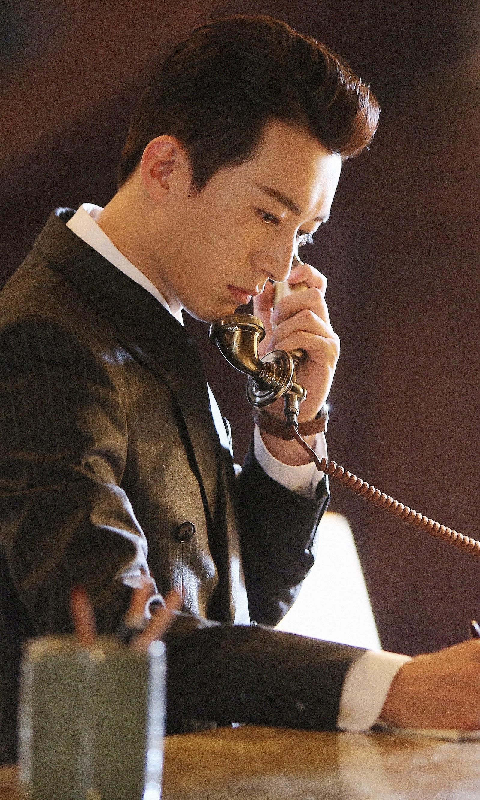 当今内娱骨相优越的男明星有哪些啊? - 知乎