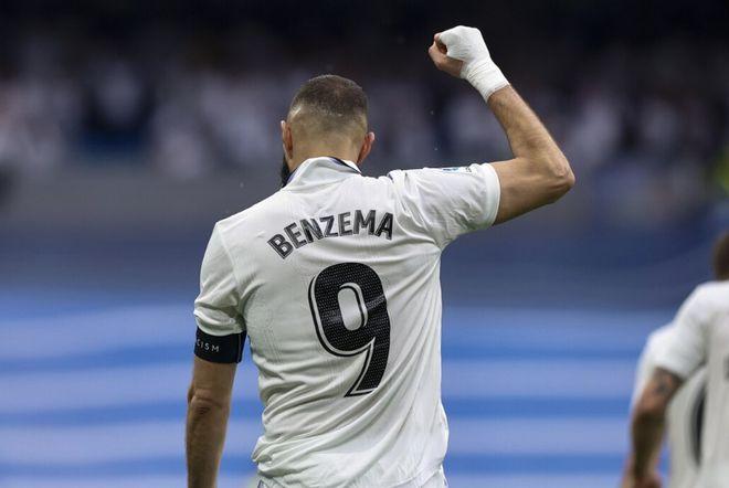 再见皇马本泽马与c罗聚首沙特年薪1亿欧