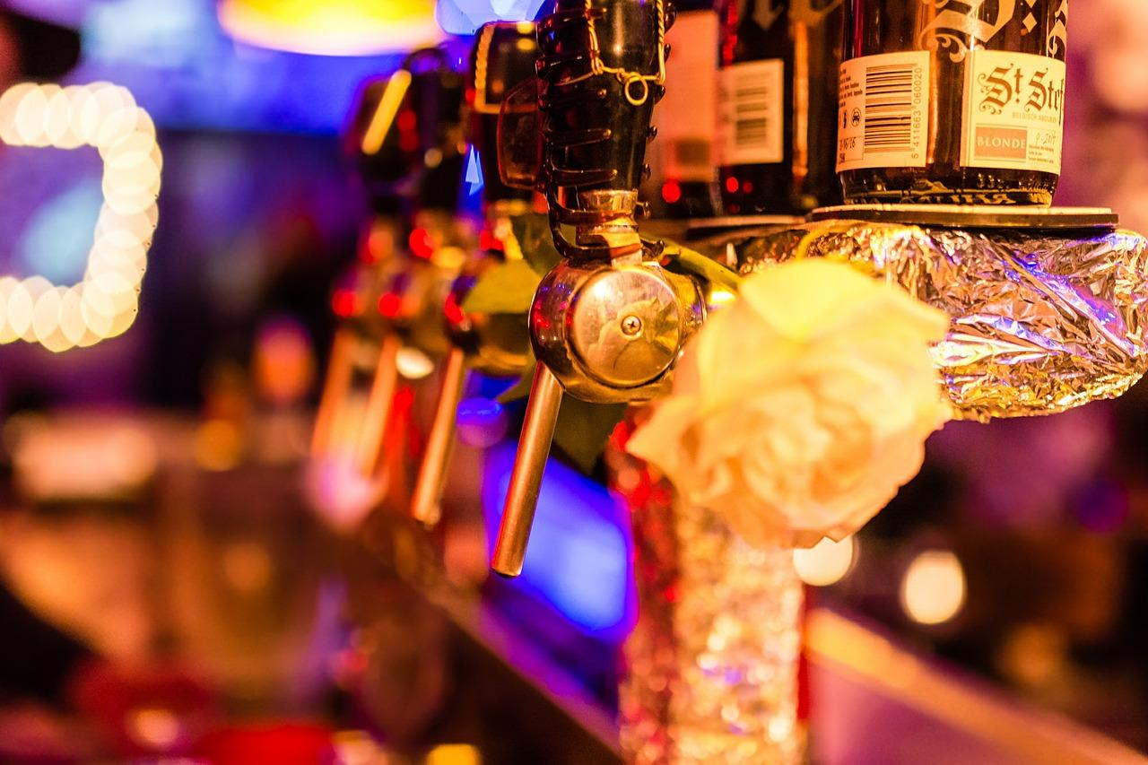 2. 火锅桌成本揭秘