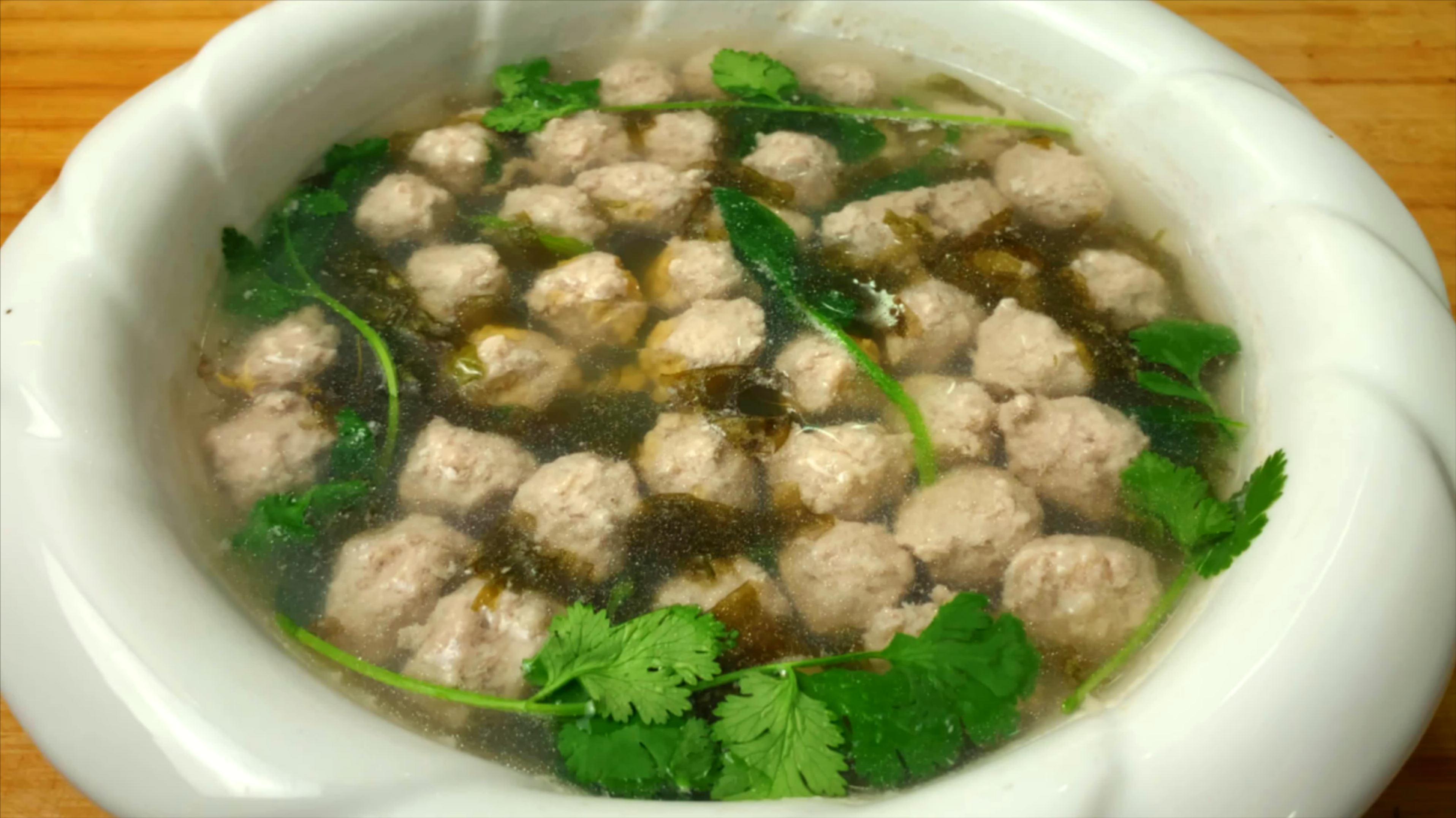 水汆丸子很多人第一步就错了大厨教你技巧q弹不散鲜嫩不腥