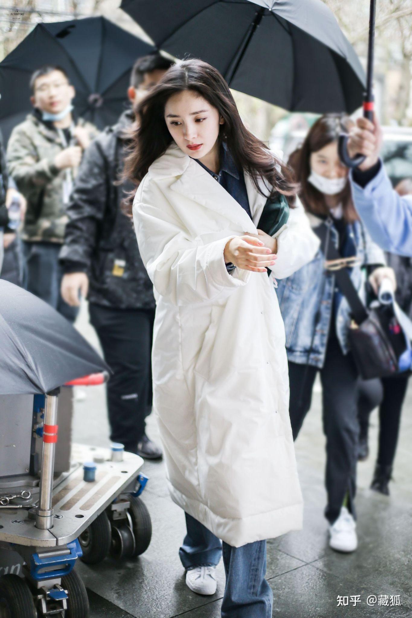 刘诗诗探班杨幂,这是什么情况?