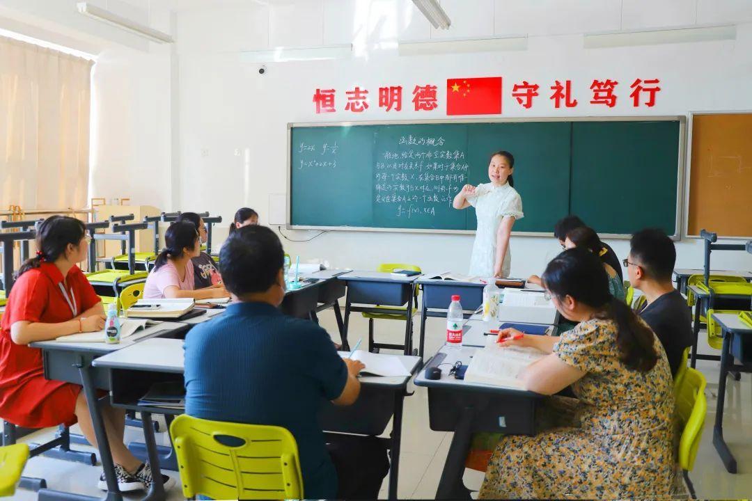 我校开展新入职教师“评课磨课”教研活动 - 知乎
