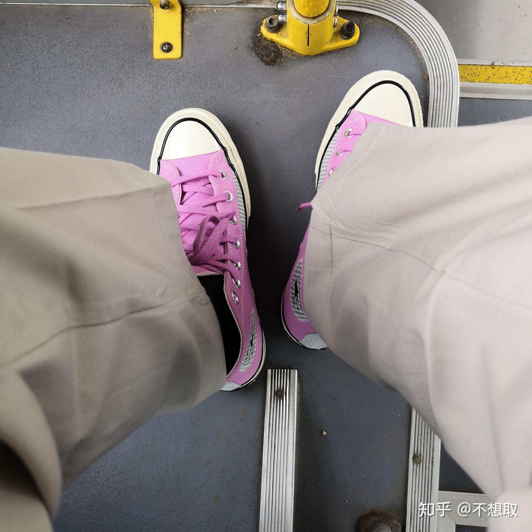 脚宽的人穿匡威是什么体验? - 知乎