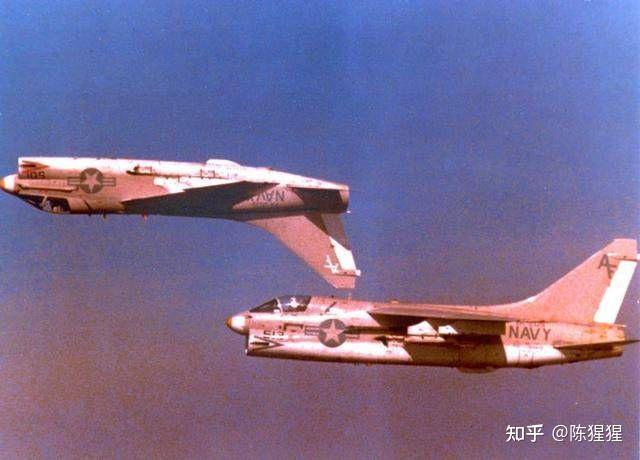 如何比较a6攻击机和a7攻击机