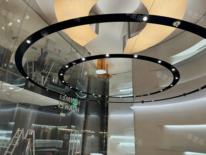 华为体验店的华丽变身—圆形镜面不锈钢蜂窝板吊顶!