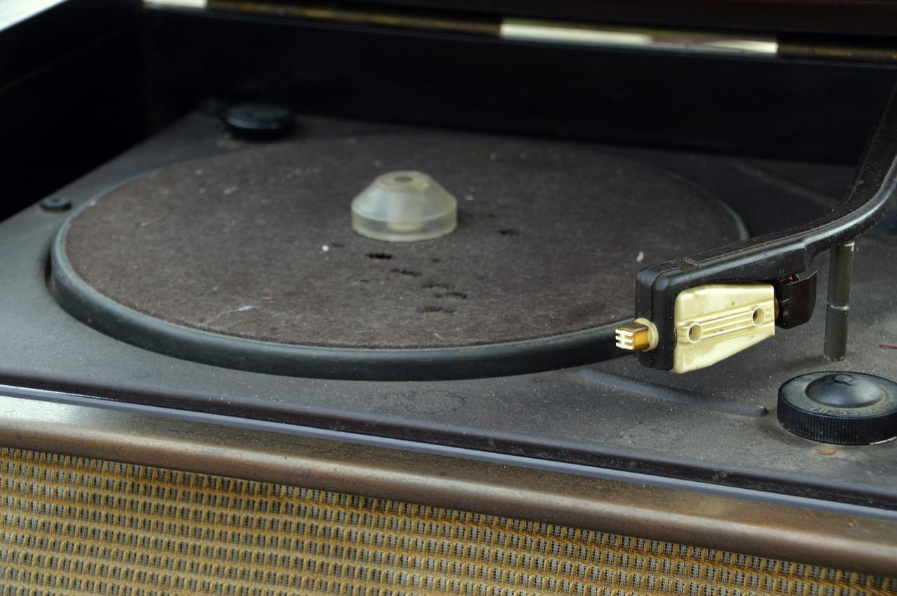 显示器底座什么形状好