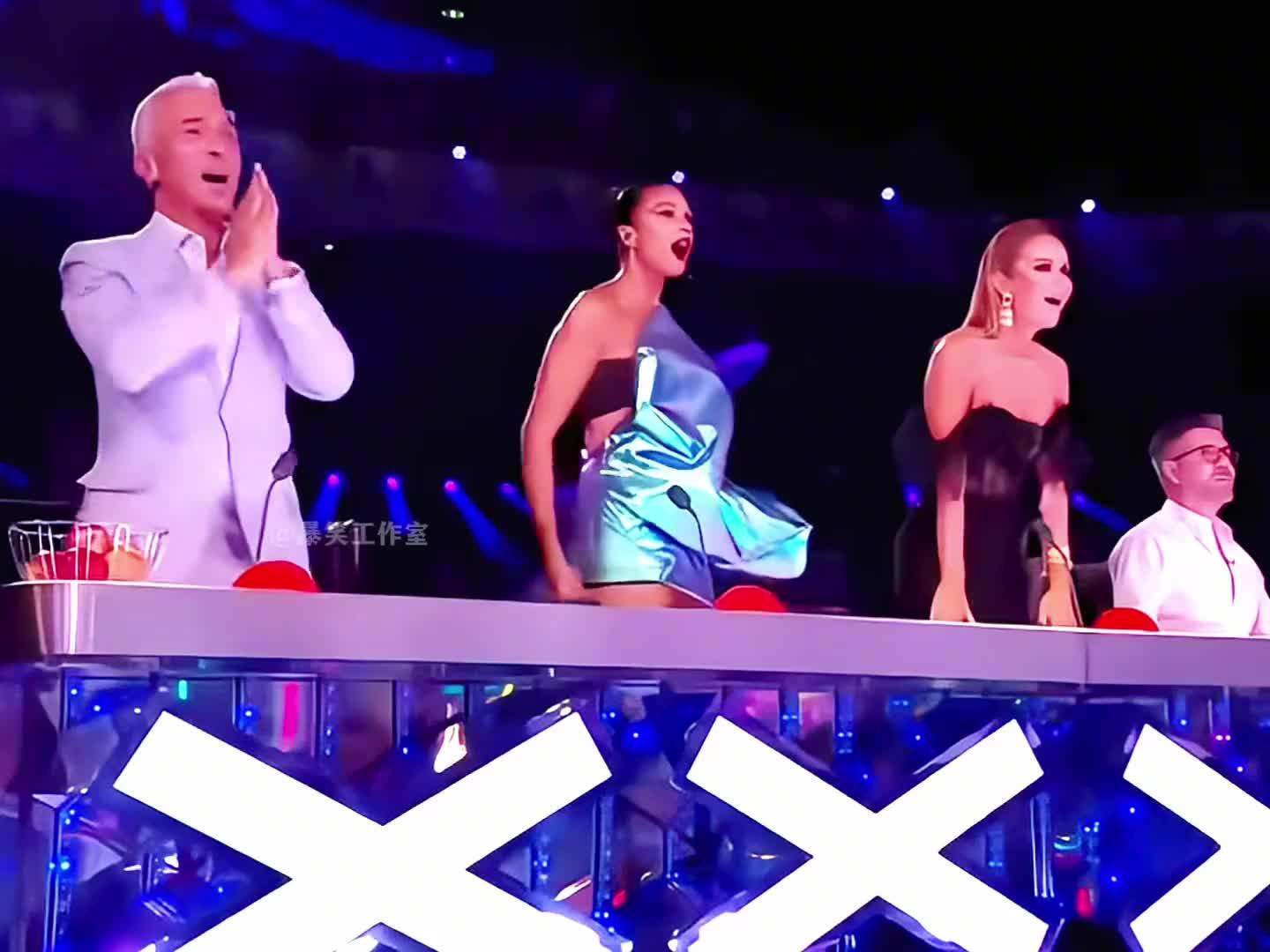 此时此刻我真的相信了美国达人秀看一遍笑一遍名场面