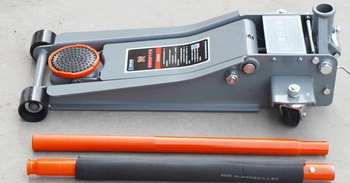 图文详解卧式千斤顶加液压油方法步骤