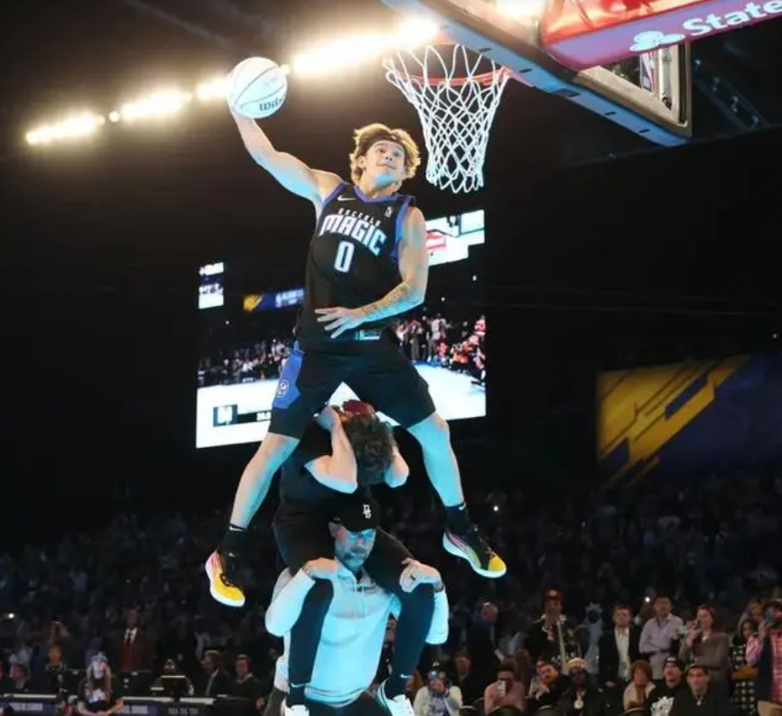 如何评价麦克朗获得2024年NBA全明星灌篮大赛冠军,成功卫冕? - 知乎
