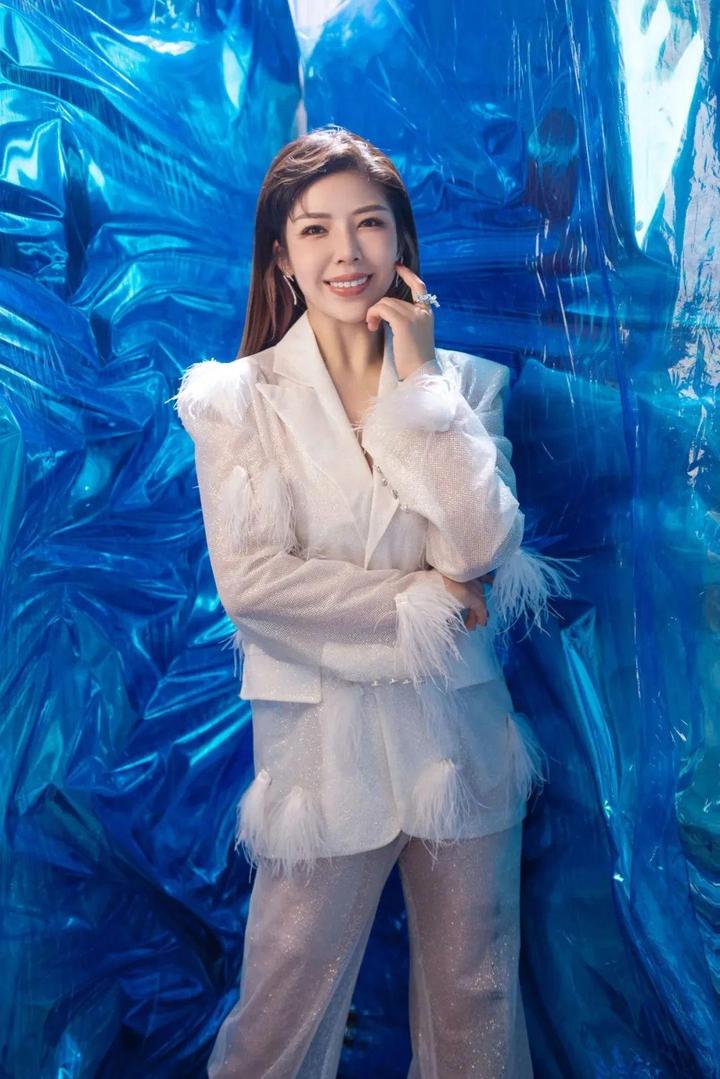 胡艾莲——【青年艺术榜样】中国声乐表演艺术的优秀代表