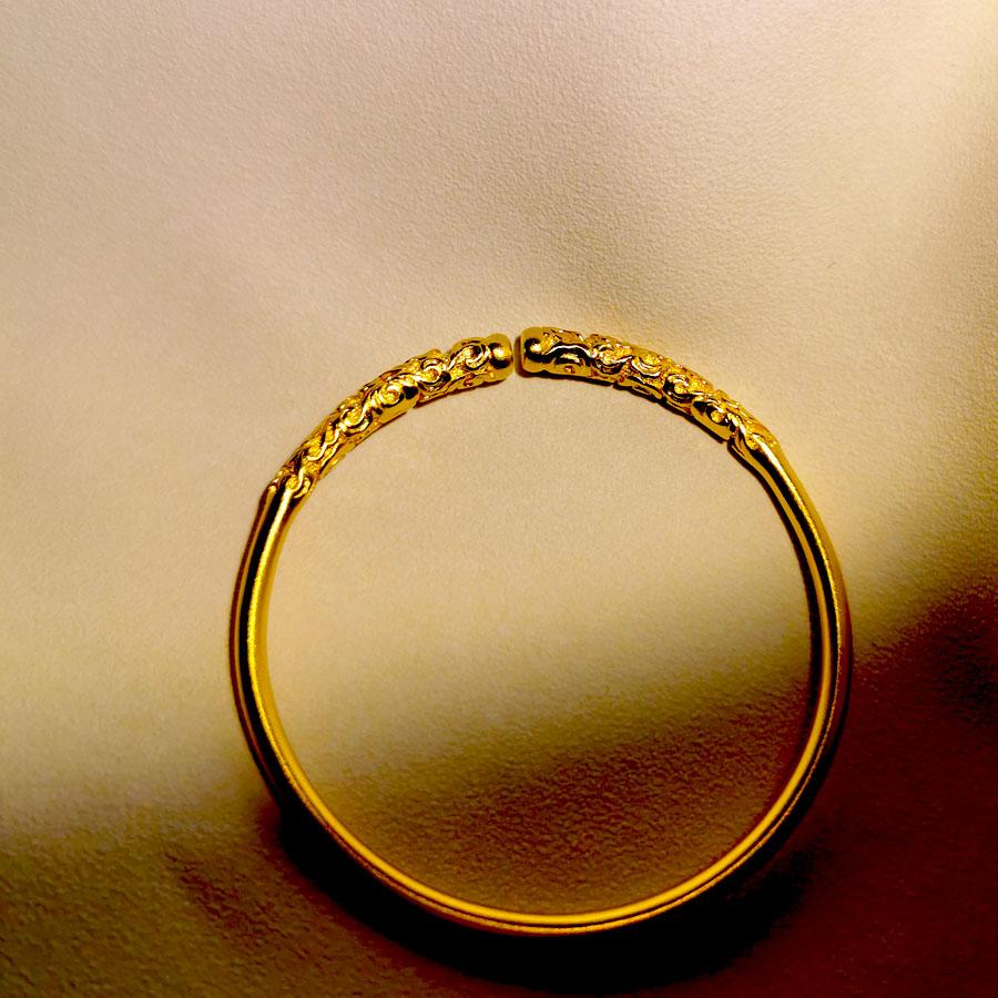 想买一个素圈金手镯,需要选大品牌吗? - 知乎