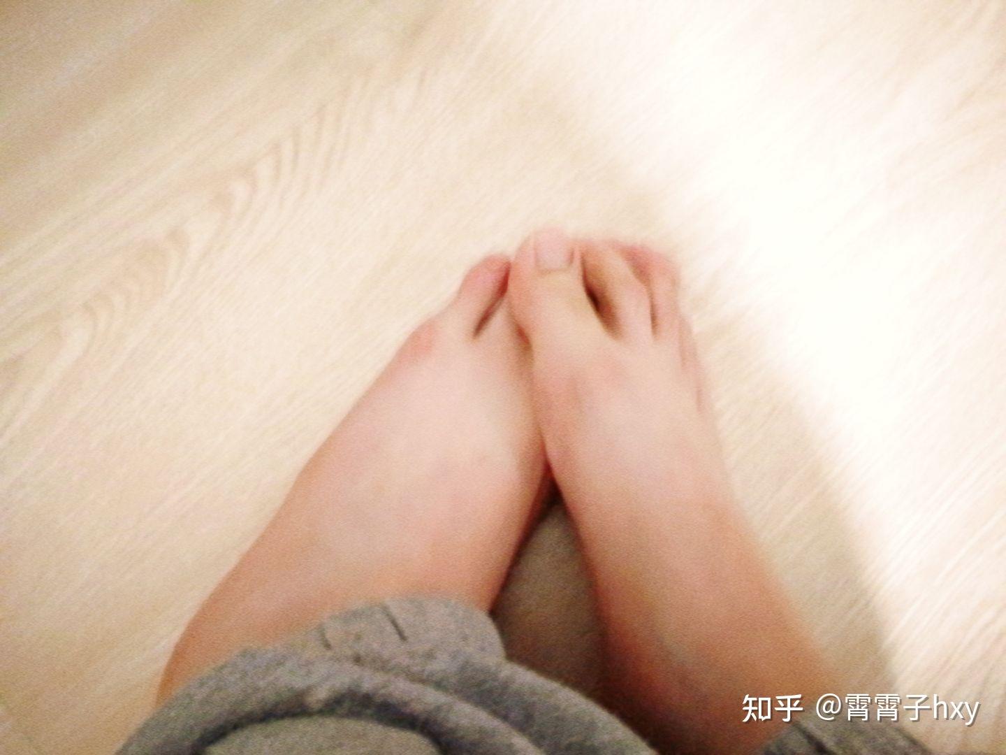 初中女生脚好看吗,臭不臭? - 知乎