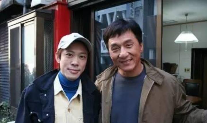有位中国人,靠给色情店“拉皮条”,成了日本黑白通吃的风云人物 - 知乎