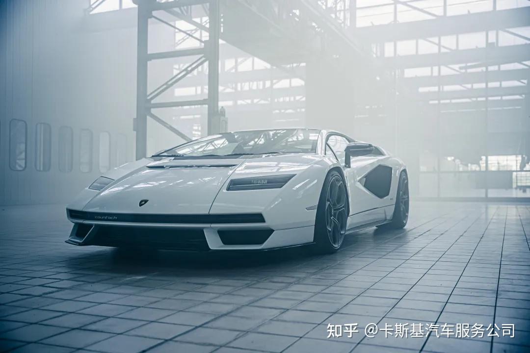 新车发布:限量112台,不是“精神复刻”,不是概念车,兰博基尼让传奇跑车Countach“康塔什”再度复活 - 知乎