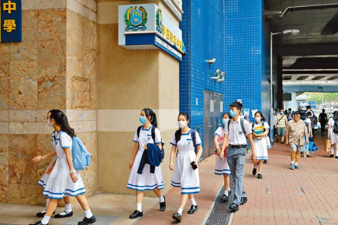 香港校服大赏!这些独具文化特色的校服,你最钟意哪一款?