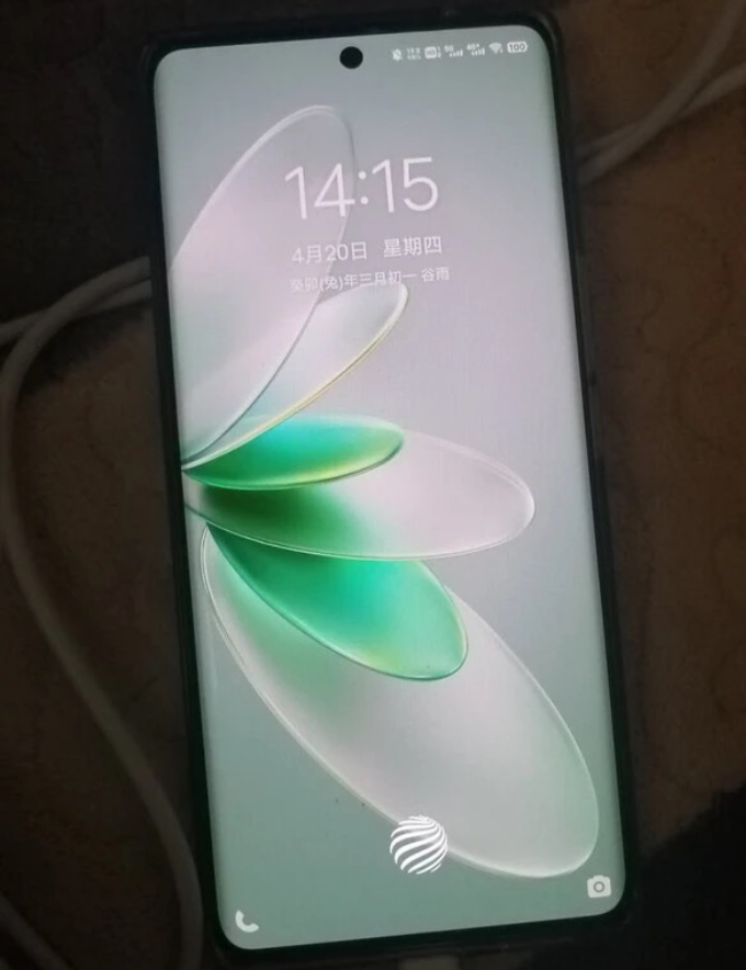 大学生用什么手机(大学生用什么手机好)