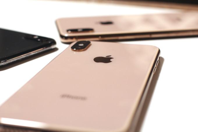 日本オーダー Apple iPhone XS 512GB GOLD iOS12.0 美品 euro.com.br