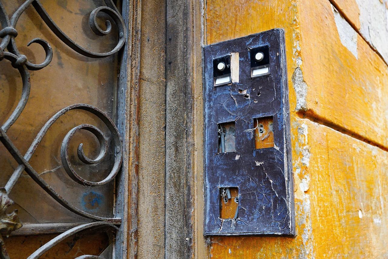 挂门墙的艺术品