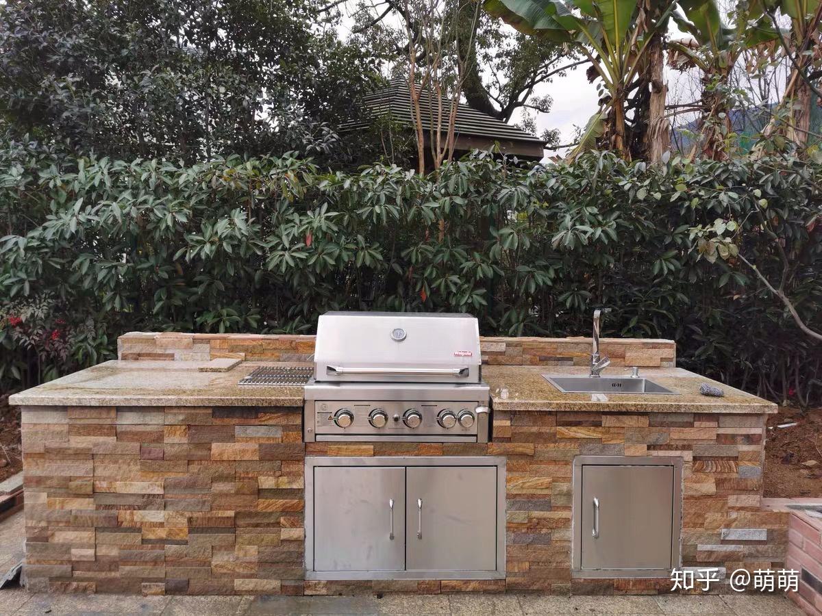 准备在家里院子烧烤,想用砖砌个烧烤台,请问怎样砌比较合理?附图最好.