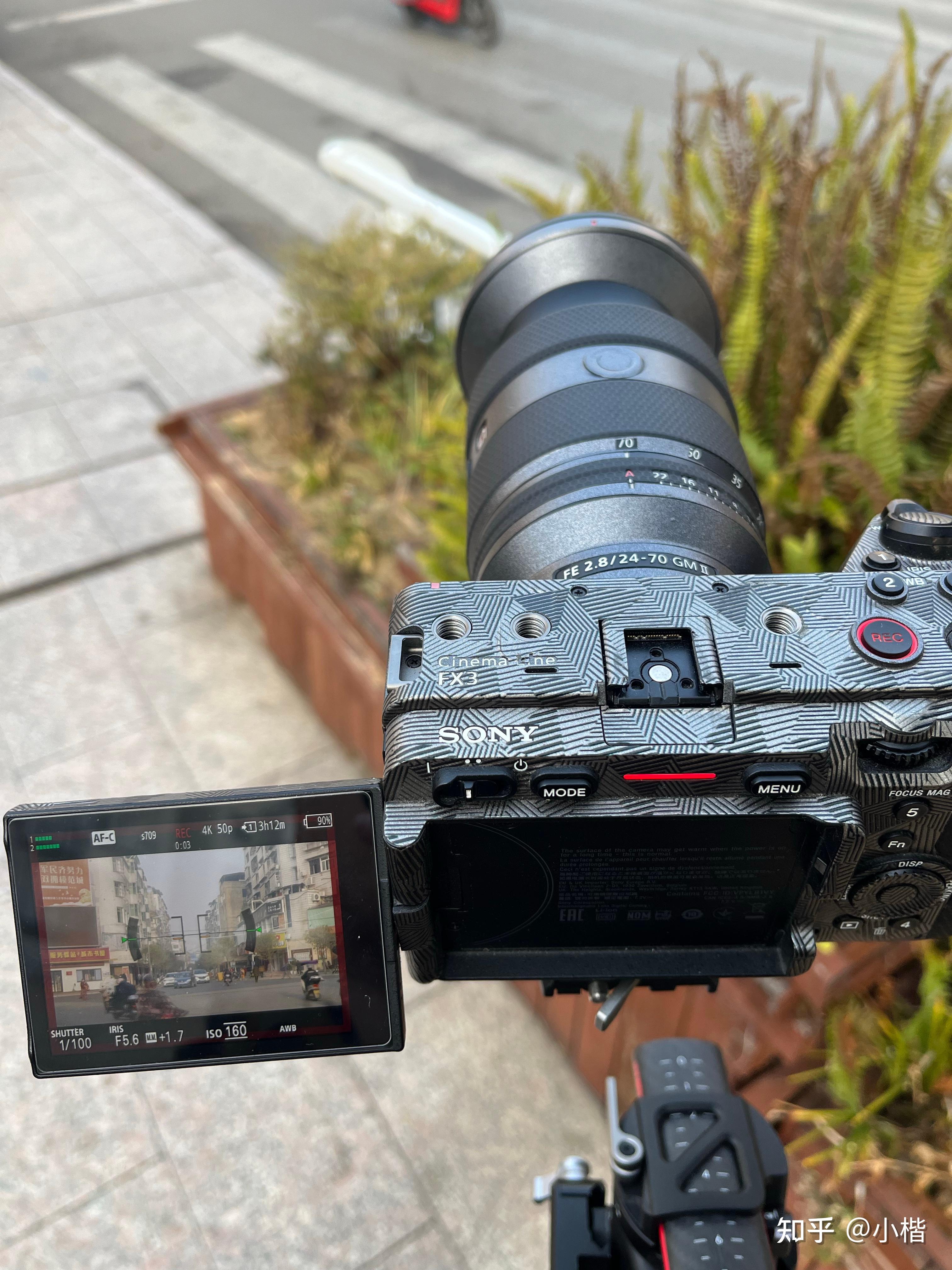 索尼a7r5现在值得买吗?