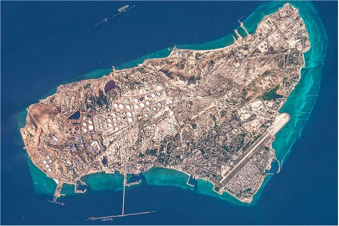 伊朗哈尔克岛再次遭到袭击，传出多次爆炸声，伊朗会如何回击？会封锁霍尔木兹海峡吗？