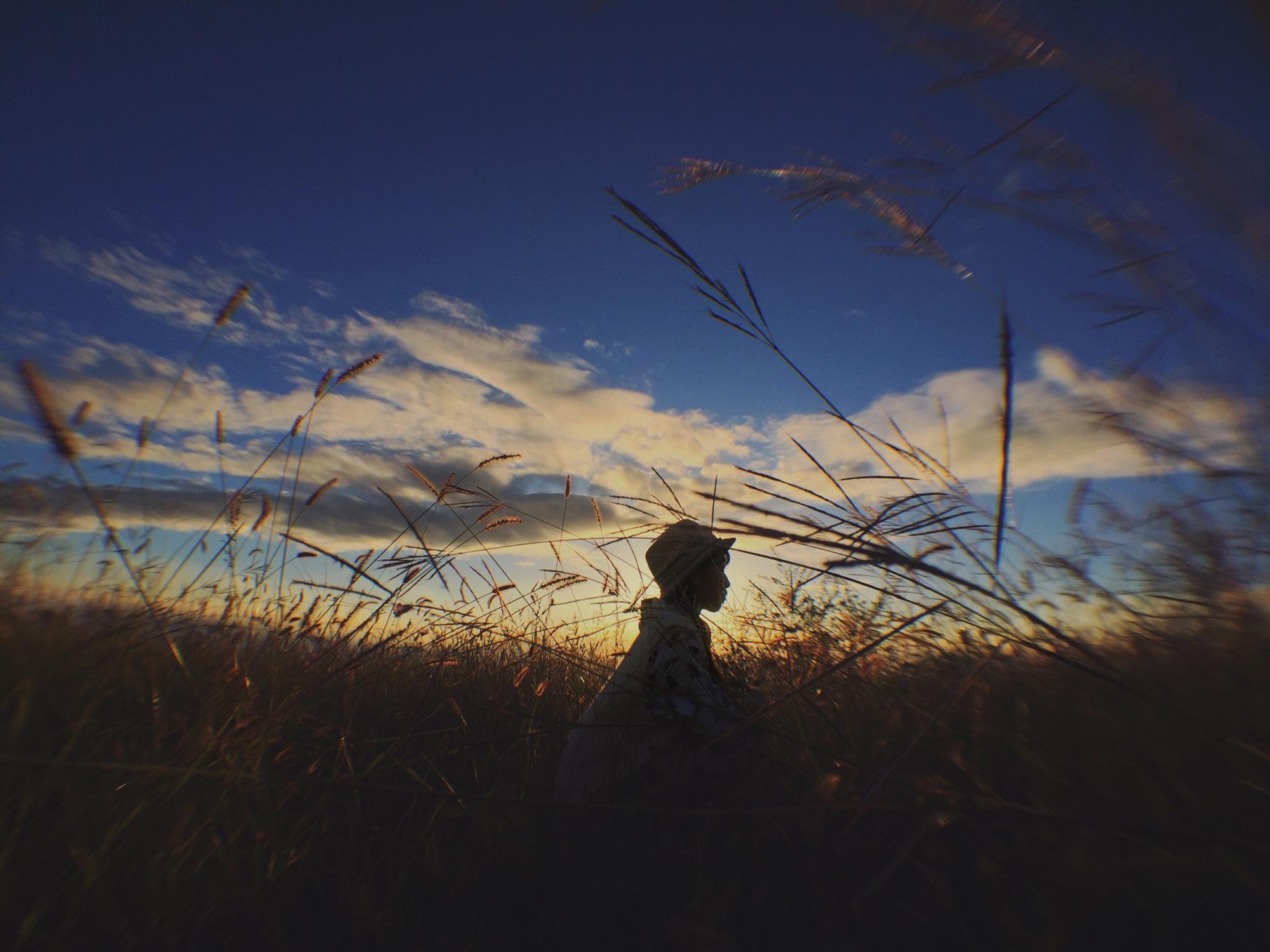 拍照时脸背光怎么办如何拍摄美丽的逆光人像照