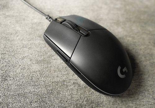 一直对罗技家的g1颇有好感无论是造型质量以及饱满的臀部紧密着贴合手