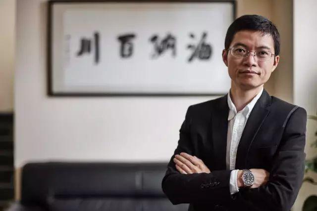 沈良左手孔方右手笔墨