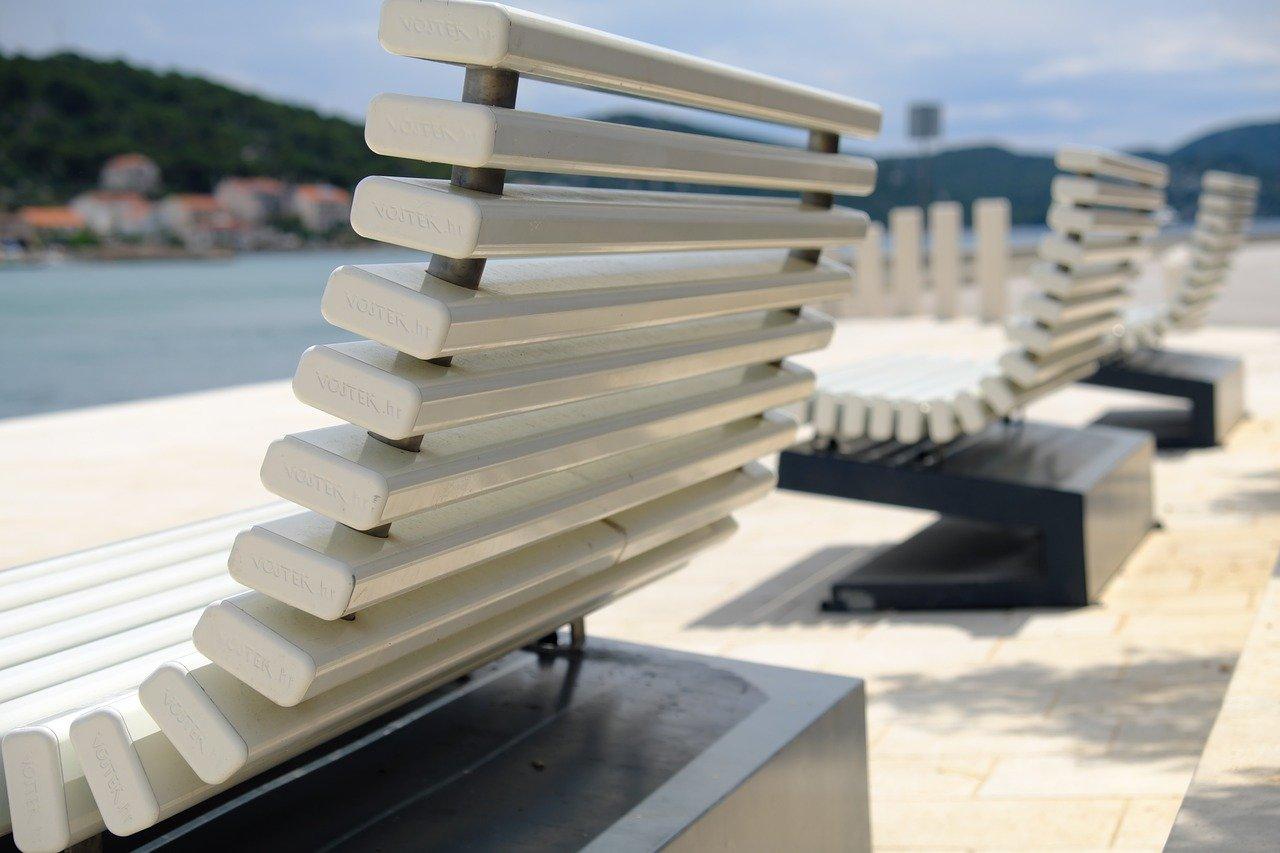 楼梯什么板材的好