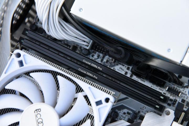白菜价的高容量品质内存---英睿达（Crucial）32GB（16G×2）3200套装