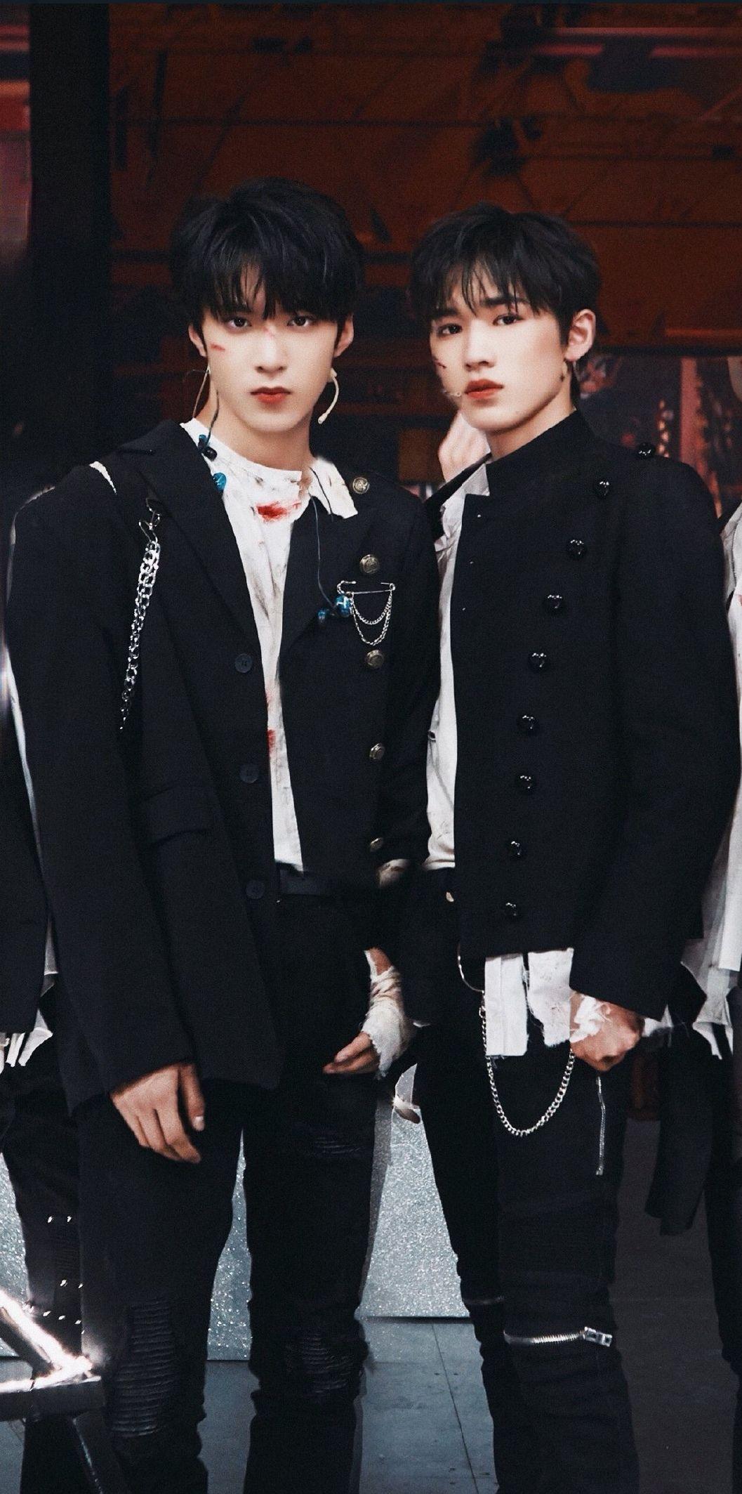 可以share一些刘耀文和宋亚轩氛围感十足的图吗