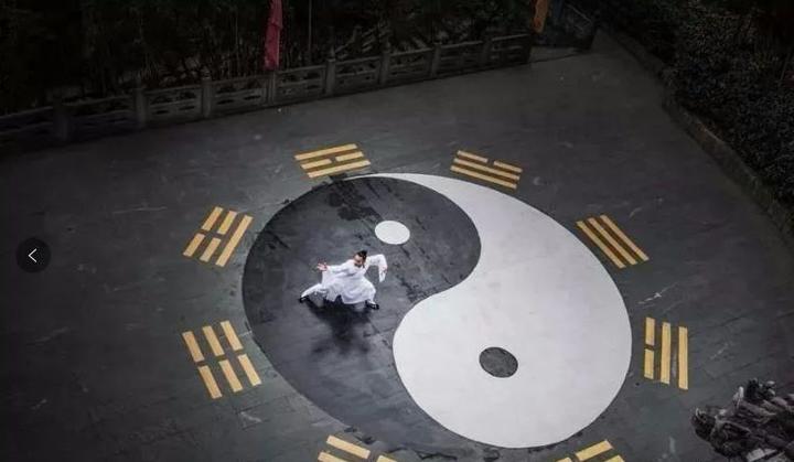 先天八卦的方位是怎样定的?为什么与现在的地图方位完全相反? - 知乎