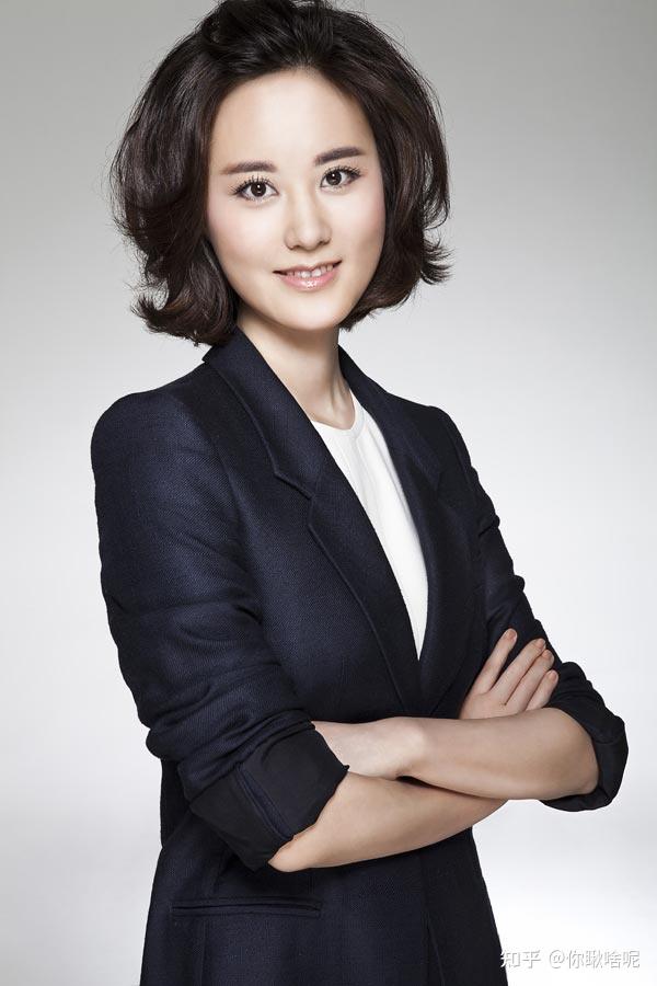秦方：从重庆走出的央视著名主持人，男友在雾中迷路了 - 知乎