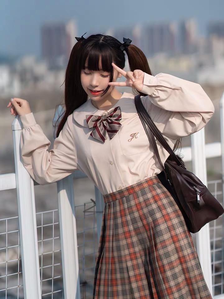 为什么好多男生喜欢穿百褶裙的女生? - 知乎