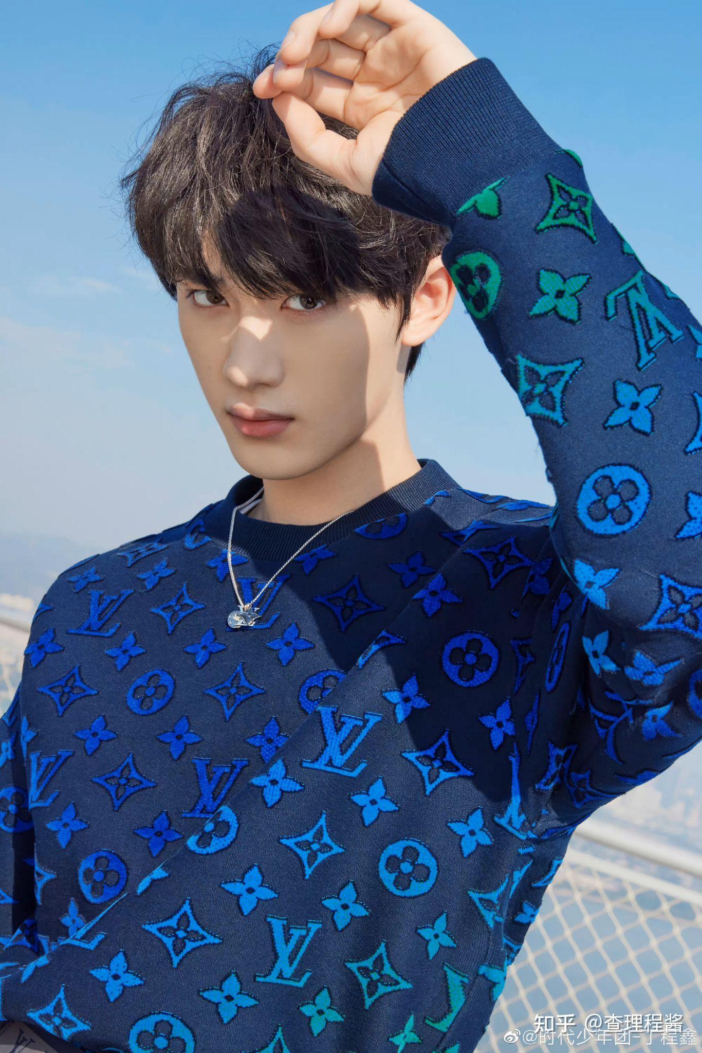 想问姐妹们有丁程鑫露额头的侧脸照吗? - 知乎