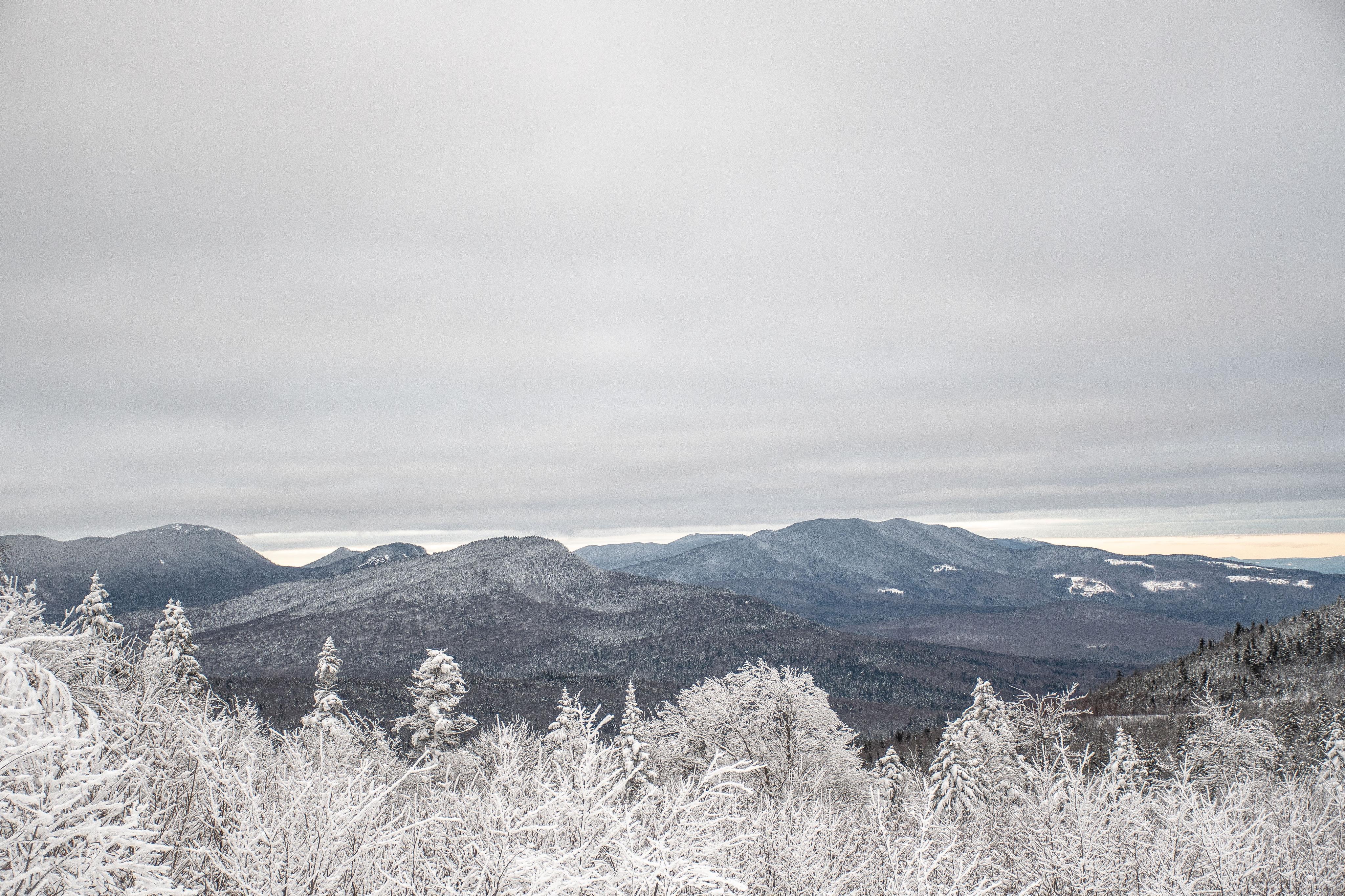 有哪些冷色调背景图/壁纸? - 知乎