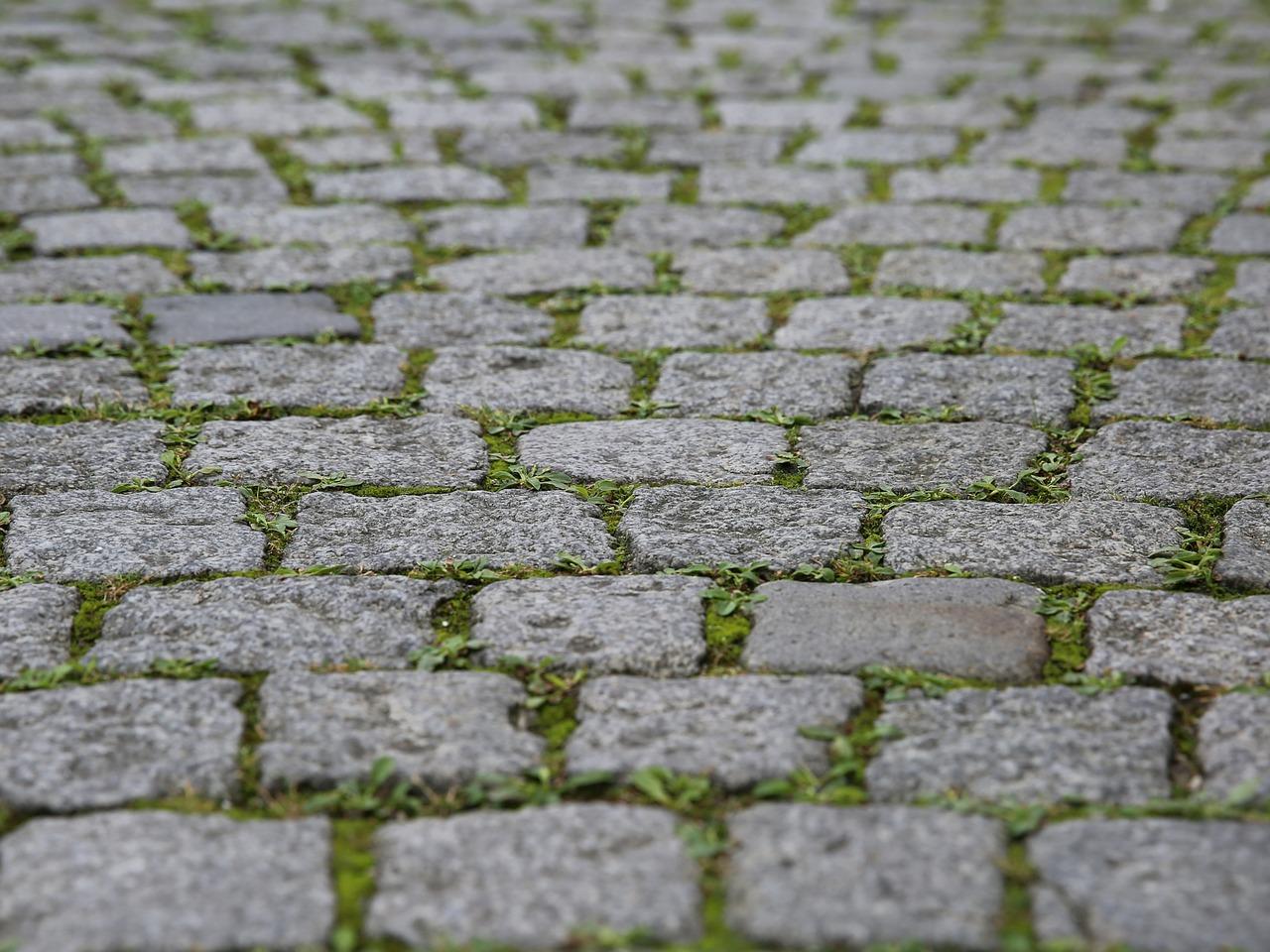 鹅卵石铺装多少钱