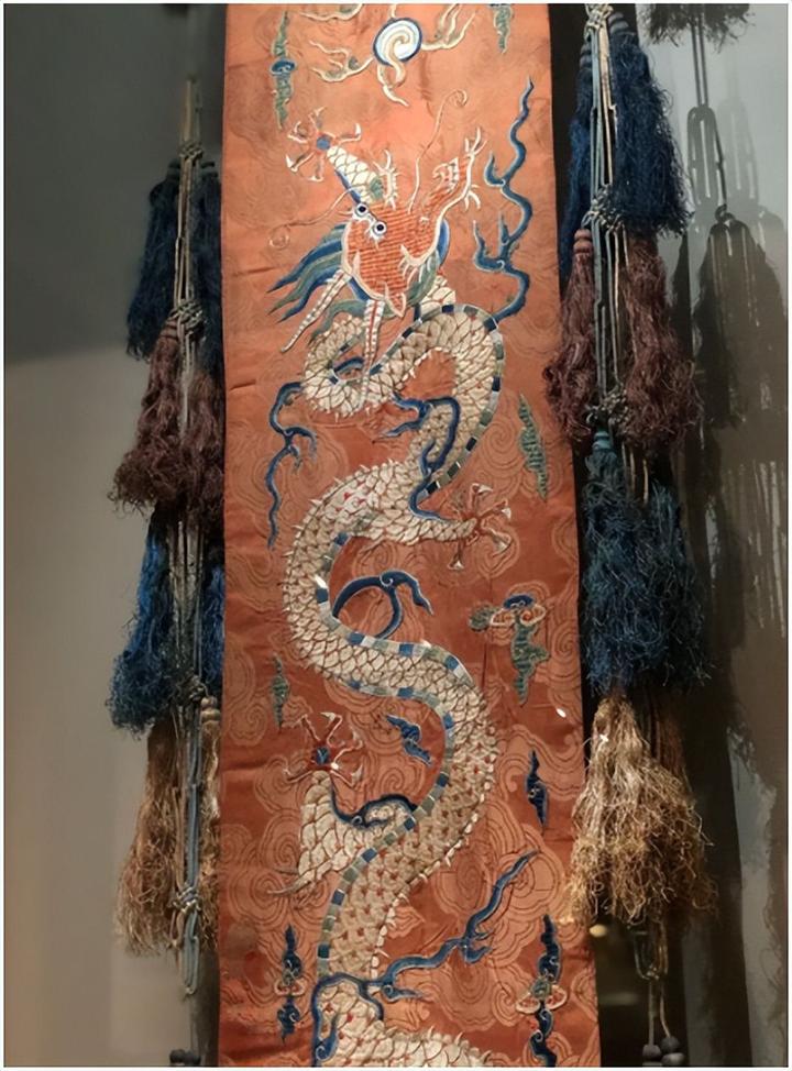 沈阳故宫中有一件彩缎乐麾，有人说它是指挥棒，专家说：错了 - 知乎