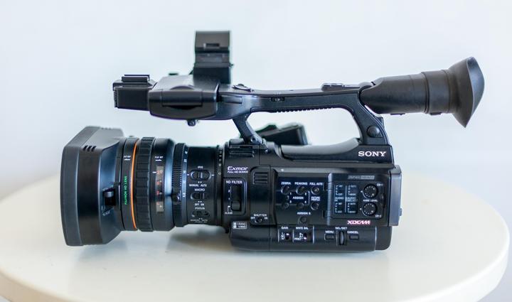 最新デザインの 録画・再生・外部出力ＯＫ◇SONY HI８ TRV８０ 動作