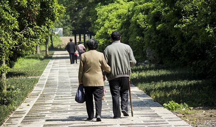 该怎么保护爸妈的老年生活 - 知乎