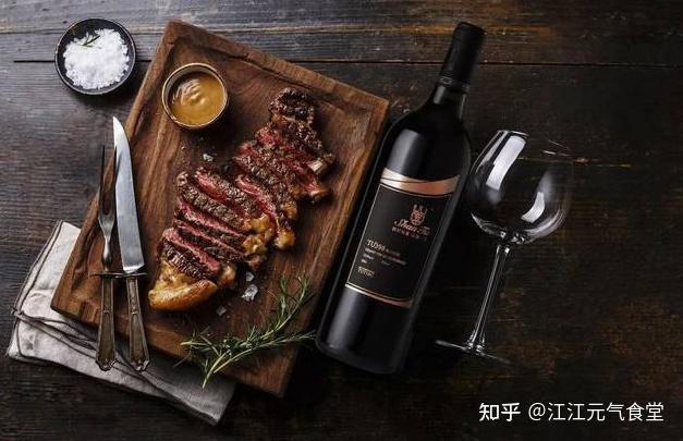 为什么牛排配红酒好吃