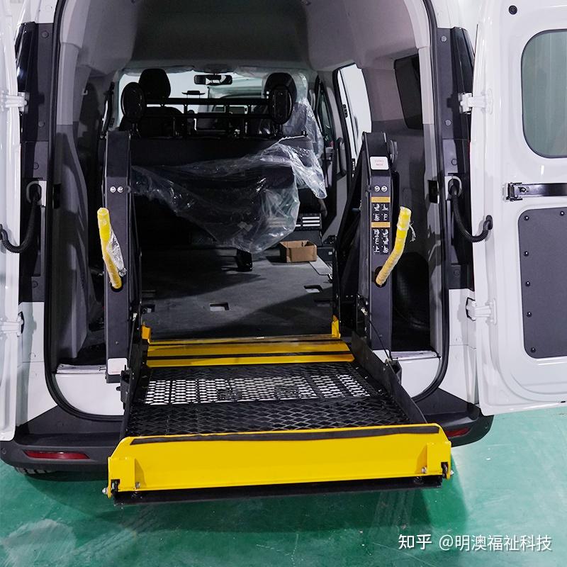 轮椅上下车,终于不用“人抬人扛”了 - 知乎