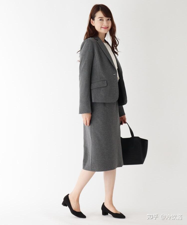 女生公务员面试应该怎么穿啊