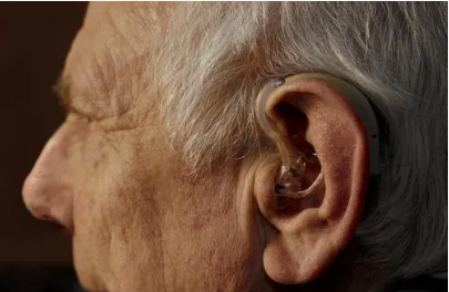 可以等耳朵聋得实在听不清楚再配助听器吗