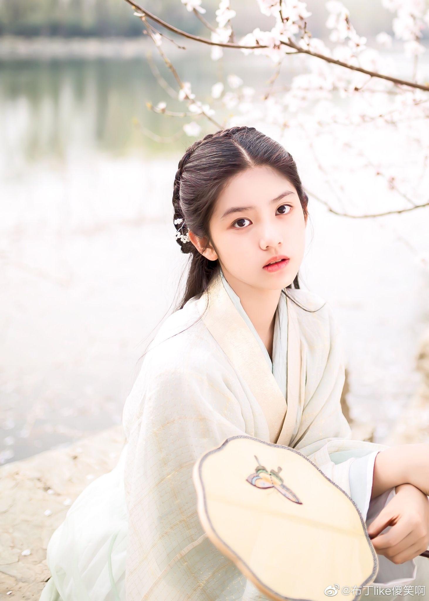 有无仙气一点的古风真人女生头像