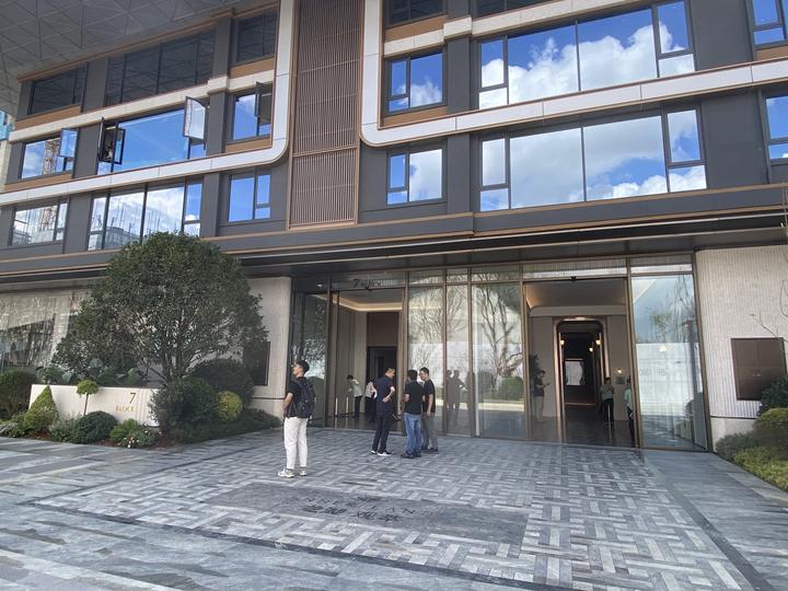 观云两区交界的龙湖观萃,是“官方”认定的好房么?|城语楼盘65 - 知乎