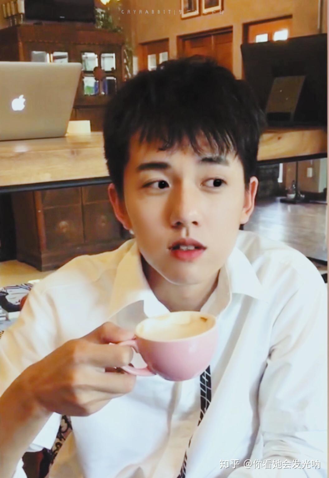 张耀手上纹身是什么?