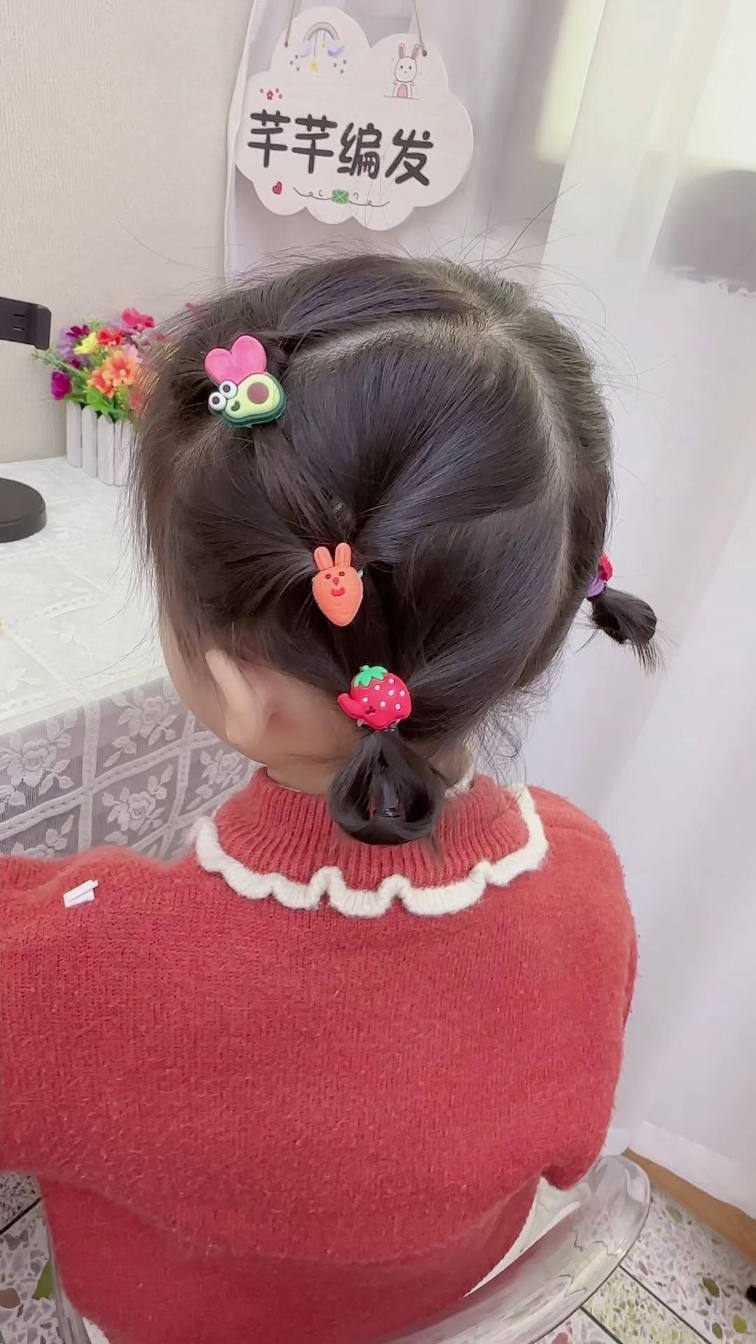 女宝短发发量少,头发这样扎起来,简单又可爱