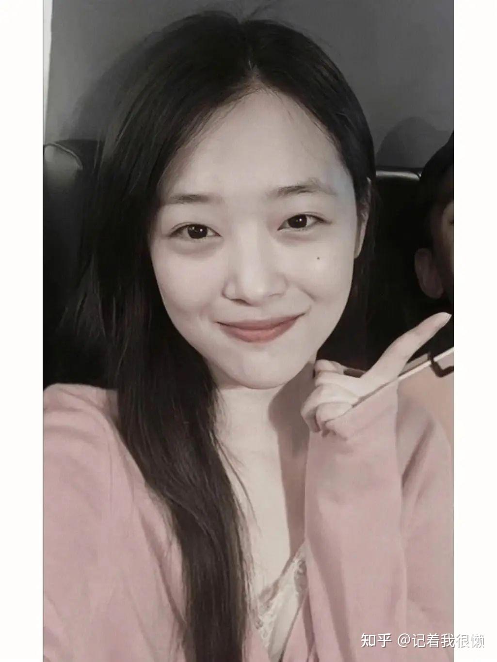 如何看待韩国女星崔雪莉死亡事件?