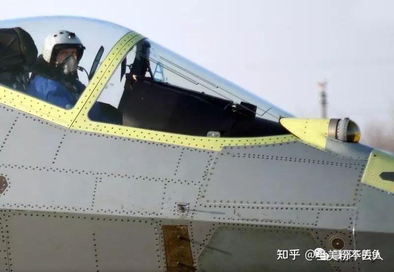 终结谣言：歼20(我国重型五代机)的正面RCS设计指标只有0.3㎡？ - 知乎
